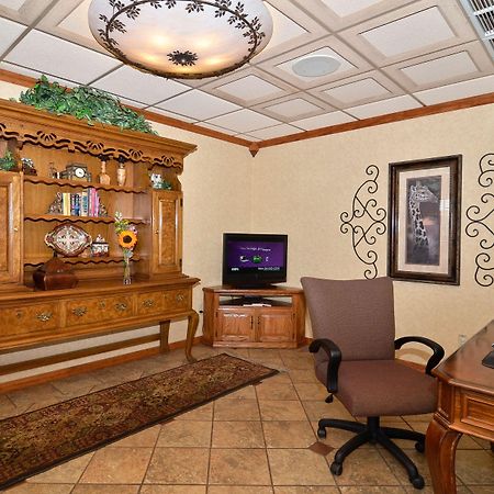 Best Western Angus Inn Great Bend Экстерьер фото