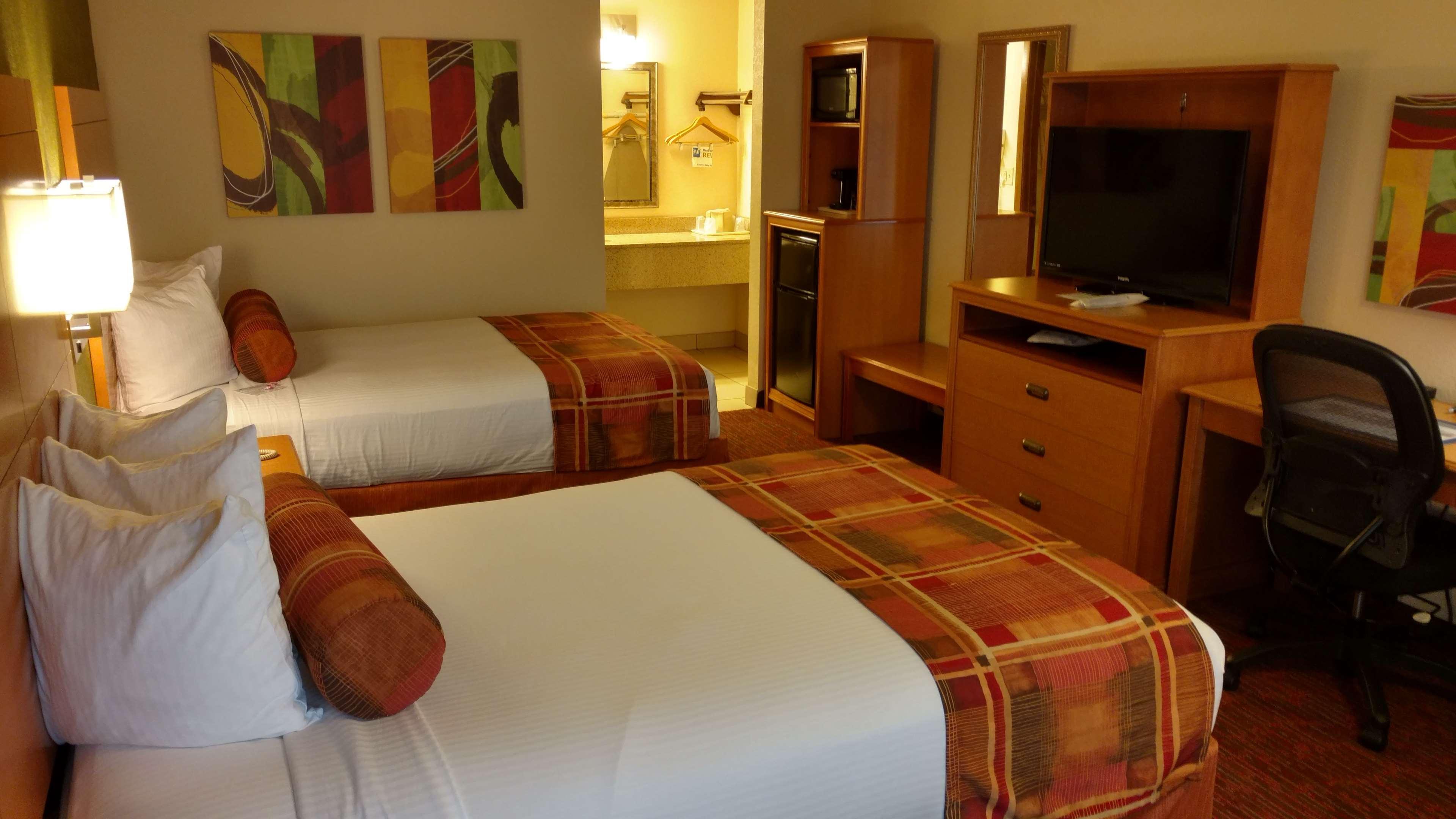 Best Western Angus Inn Great Bend Экстерьер фото