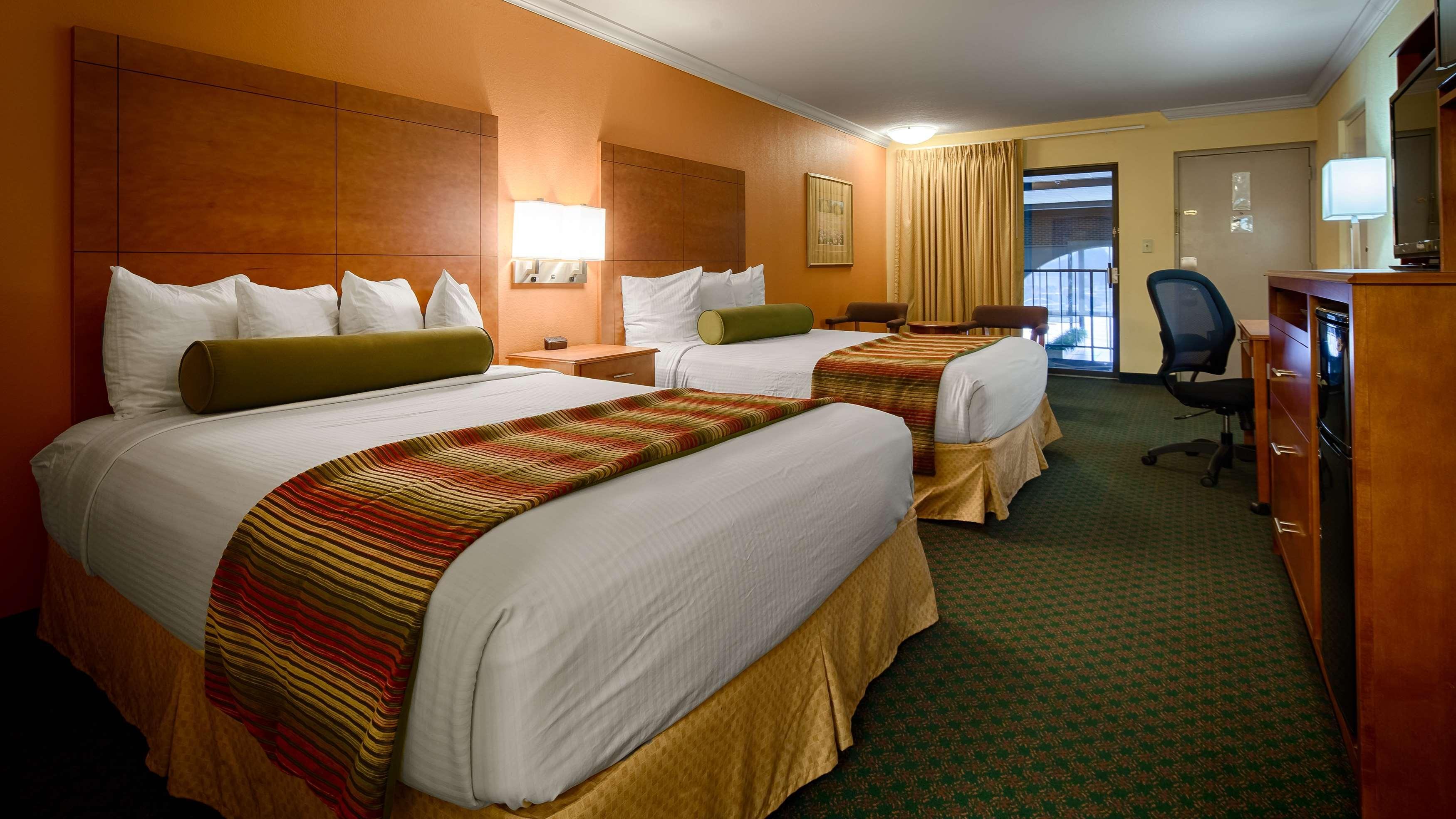 Best Western Angus Inn Great Bend Экстерьер фото