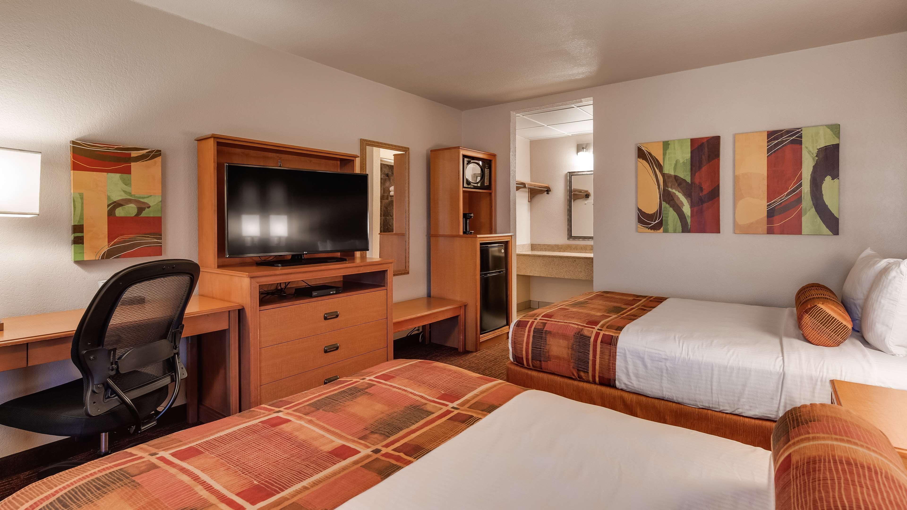 Best Western Angus Inn Great Bend Экстерьер фото