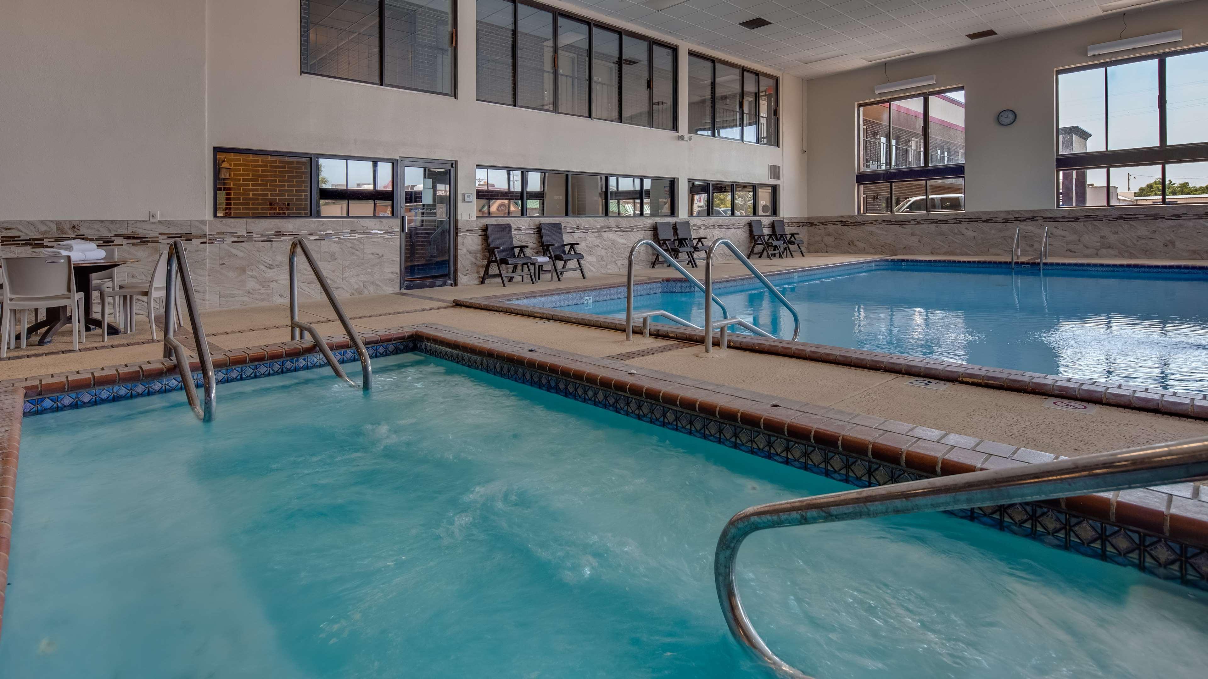 Best Western Angus Inn Great Bend Экстерьер фото