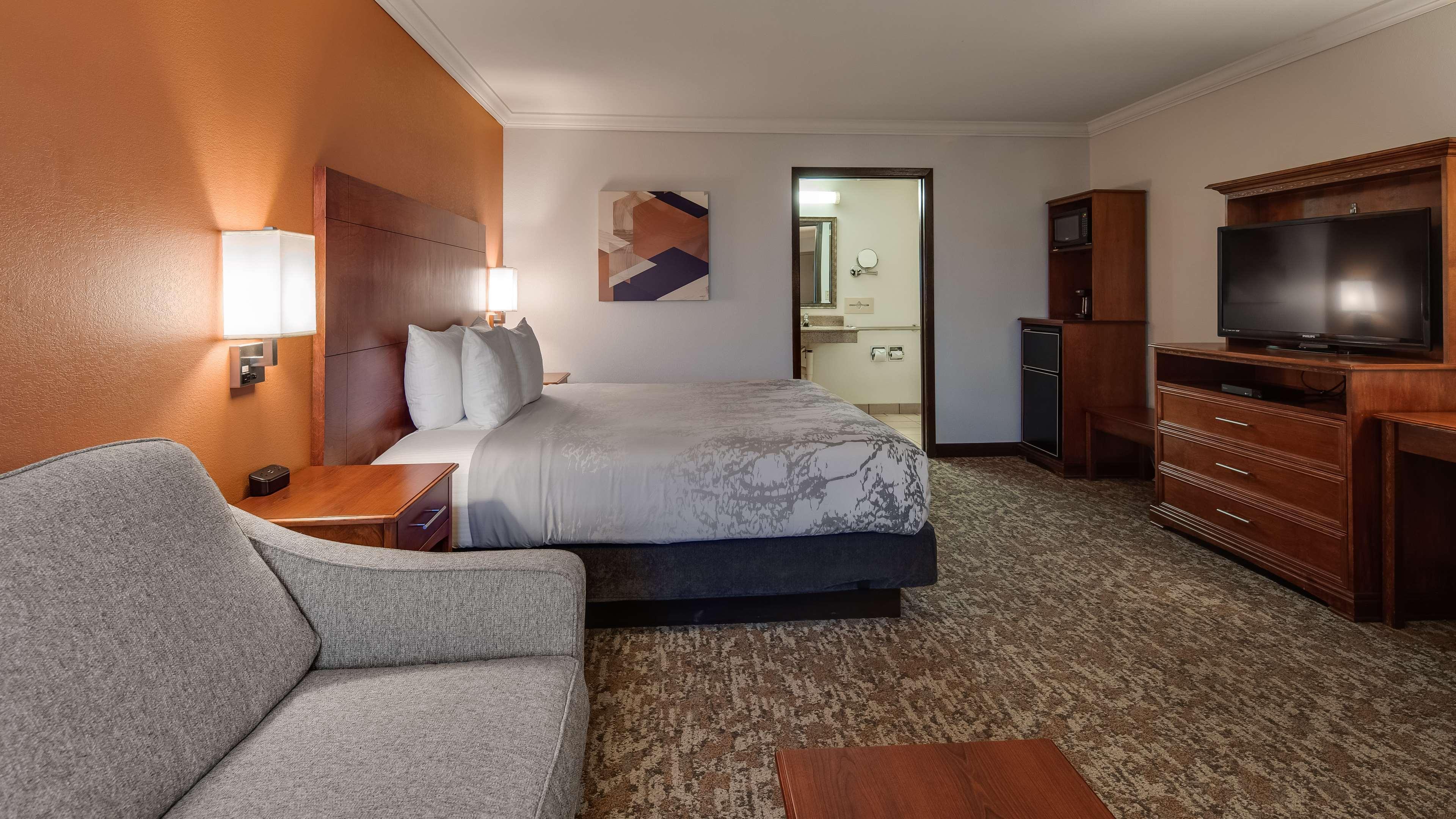 Best Western Angus Inn Great Bend Экстерьер фото