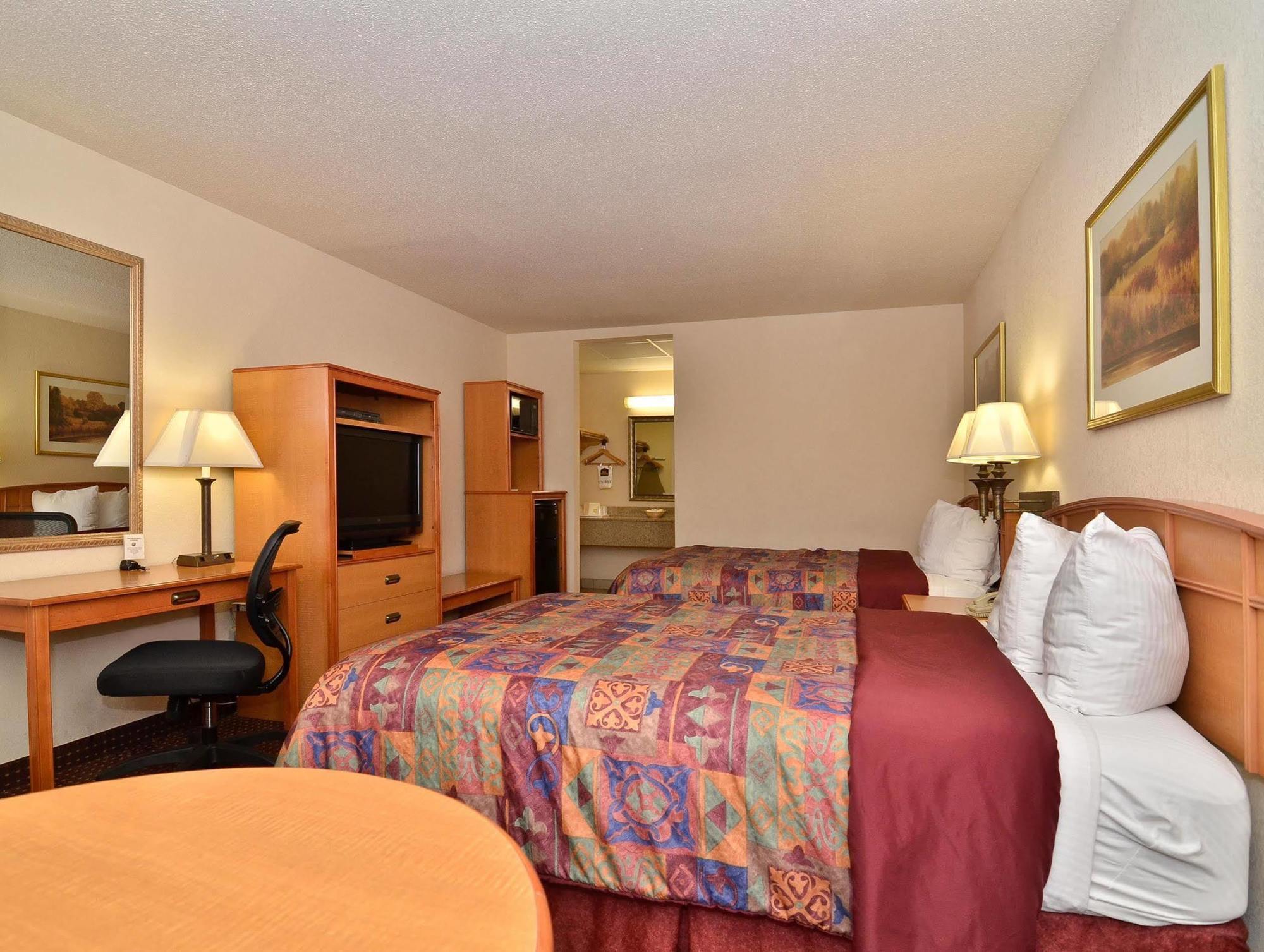 Best Western Angus Inn Great Bend Экстерьер фото